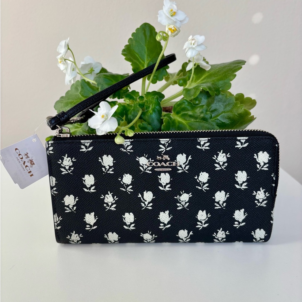 NWT Coach Black and Parchment Floral, Long Zippy Wallet & Wristlet`